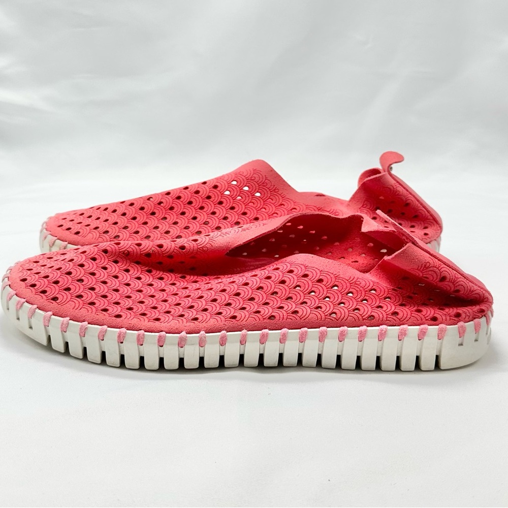 Ilse Jacobsen Tulip Slip On Shoes In Raspberry Size 41